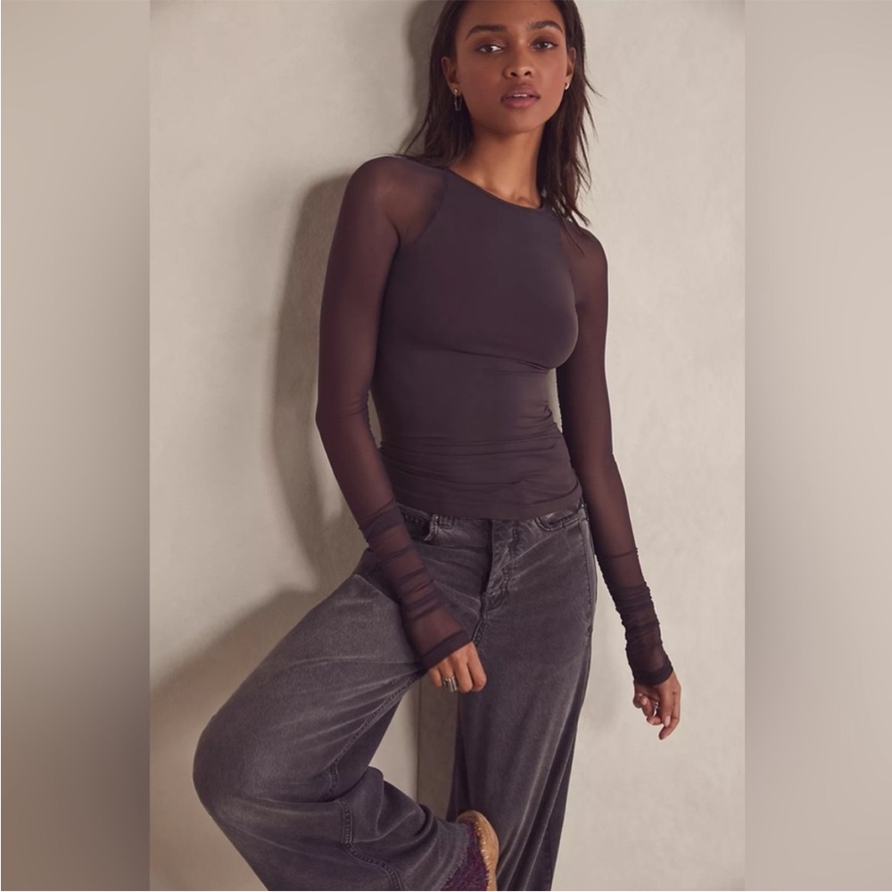 Free People Scrunch Sleeve Seamless Top size M/L NWOT in lilac
